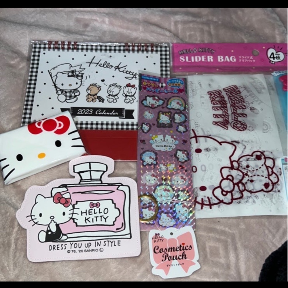 Hello Kitty Bundle - Picture 1 of 1